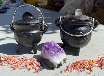 Triple Moon Cauldron Cast Iron